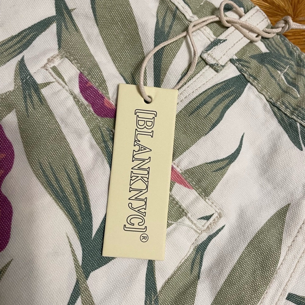 REDUCED‼️NWT tropical shorts high rise - Picture 5 of 6